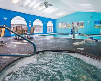 Fairfield by Marriott Inn & Suites Haverhill - Haverhill - Piscina