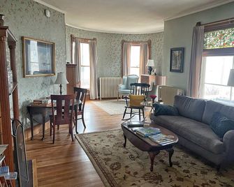 LimeRock Inn - Rockland - Living room