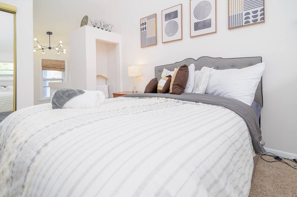 Swanky Furnished Townhome Uptown Downtown - تشارلوت (نورث كارولينا) - غرفة نوم