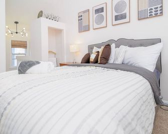 Swanky Furnished Townhome Uptown Downtown - تشارلوت (نورث كارولينا) - غرفة نوم