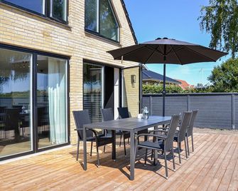 4 bedroom lovely home in Dragør - Dragør - Patio