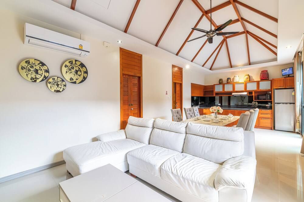 ميت هوليداي هوتل