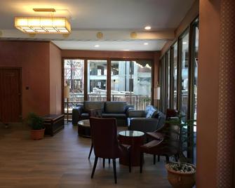 Bhutan Boutique Residency - Timbu - Sala de estar