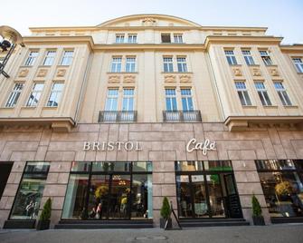 Bristol Economy - Bytom - Edificio