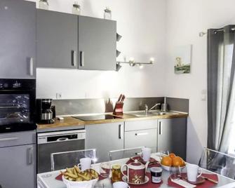 Apartment La maison d'Adélaïde by Interhome - Aigues-Mortes - Cocina