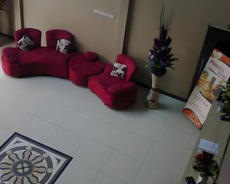 Permata Hotel - Purwakarta - Edificio