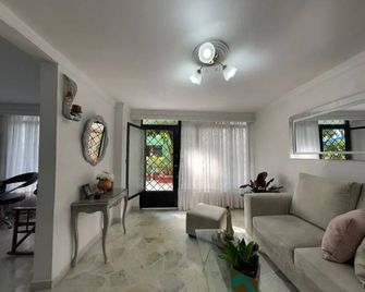 Your house to rest in Ibagué - Ibagué - Living room