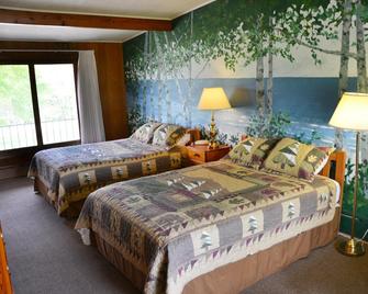 Birchwood Inn - Harbor Springs - Bedroom