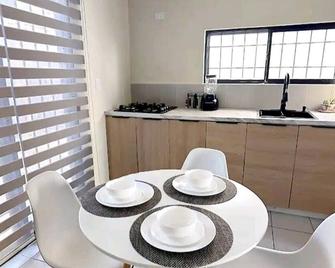 Casa Residencial en Colonia Privada - Apodaca - Dining room