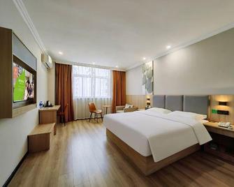 Greentree Inn Hotel - Suqian - Bedroom