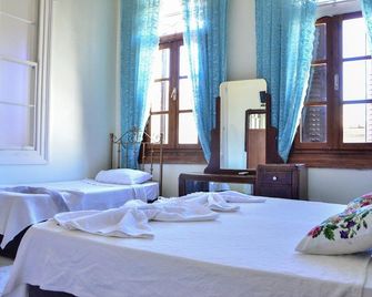 Zeynep Hanim Konukevi - ايفاليك - غرفة نوم