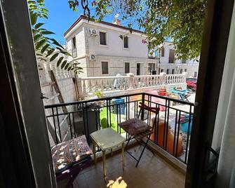 Yesim Pansiyon - Cesme - Balcony