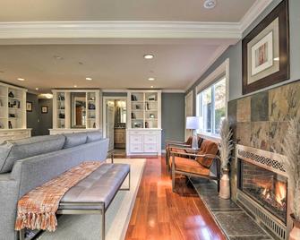 Designer Apartment 1 Mile To Downtown San Rafael - San Rafael - Living room