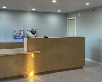 Studio 6 North Las Vegas, NV - Las Vegas - Front desk