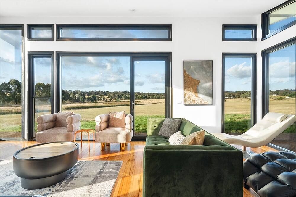 Unique and Modern Farm Stay with Pool and Foosball and Yard - Buninyong - Sala de estar