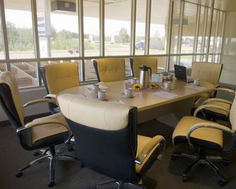 All Stay Suites - Westlock - Meeting room