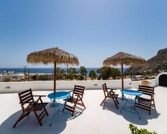 Ancient Thera Apartments - Kamari - Balcony