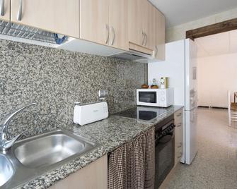 Apartaments Mo - Monistrol de Montserrat - Kitchen