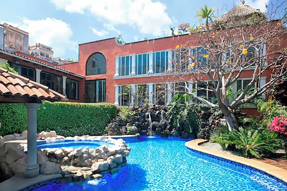 هوستيريا لاس كوينتاس هوتل - كورنافاكا - حوض السباحة