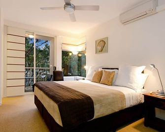 Mariner Cove 1 - Luxurious 2 BR on River by beach - Mooloolaba - Bedroom