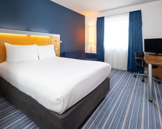 Holiday Inn Express Bedford By IHG - Bedford - Habitación