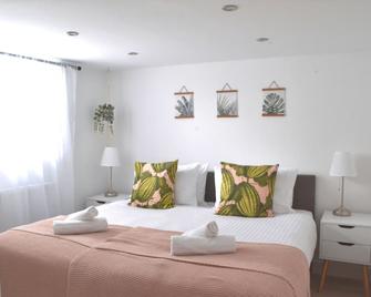 New Flat Near Luton Airport Free Parking - Luton - Bedroom
