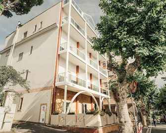 Hotel Mediterraneo - Santa Marinella - Edificio