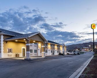 Super 8 by Wyndham Richfield UT - Richfield - Gebouw