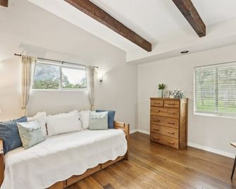 Hill Country Getaway Near San Marcos River 3 Bedroom Home - San Marcos - Sala de estar