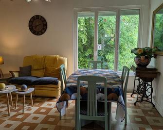 Gîte indépendant avec terrasse et accès direct au lac - FR-1-590-223 - Gien - Dining room