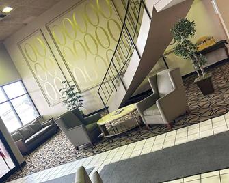 Blue Way Inn & Suites La Crosse - La Crosse - Salónek