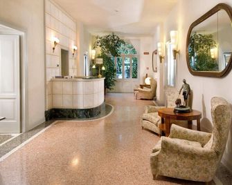 Hotel Milano - Toscolano-Maderno - Hall d’entrée