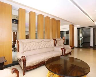Super Townhouse Dona Castle - Kollam - Living room
