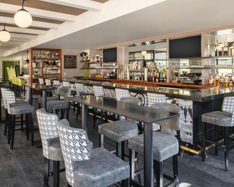 Back Bay King, Staypineapple, Great Location, Restaurant & Bar, Pets - Boston - Bar