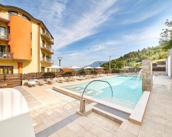 La Collina Hotel & Spa - Oliveto Citra - Pool
