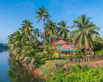 Sree Gokulam Nalanda Resorts - Neeleshwar - Вигляд зовні