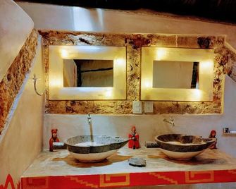Hotel and Museum Aldea Maya Toktli Orígenes - Pool, Wifi Starlink & Mayan House Museum Tour - Izamal