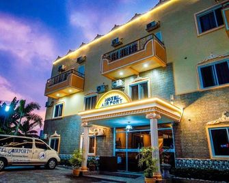 Airport Hotel - Angeles City - Edificio