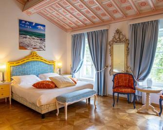 Byblos Art Hotel Villa Amista - Corrubbio - Bedroom