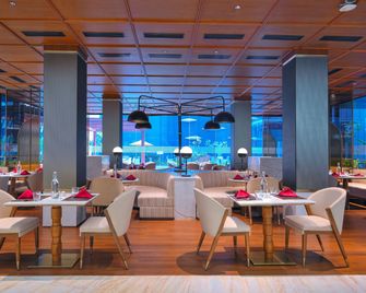 Taj Agra - אגרה - מסעדה