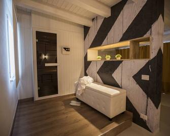 Albergo Diffuso Dimora Rossi Suite B&B - Turi - Huiskamer