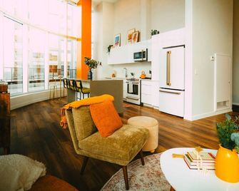 Penthouse - Luxe Stay with Views - Free Parking - Halifax