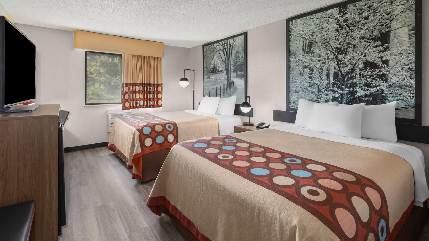 Super 8 by Wyndham Kent/Akron Area