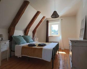 Chez Théo - Saint-Sauves-d'Auvergne - Habitación