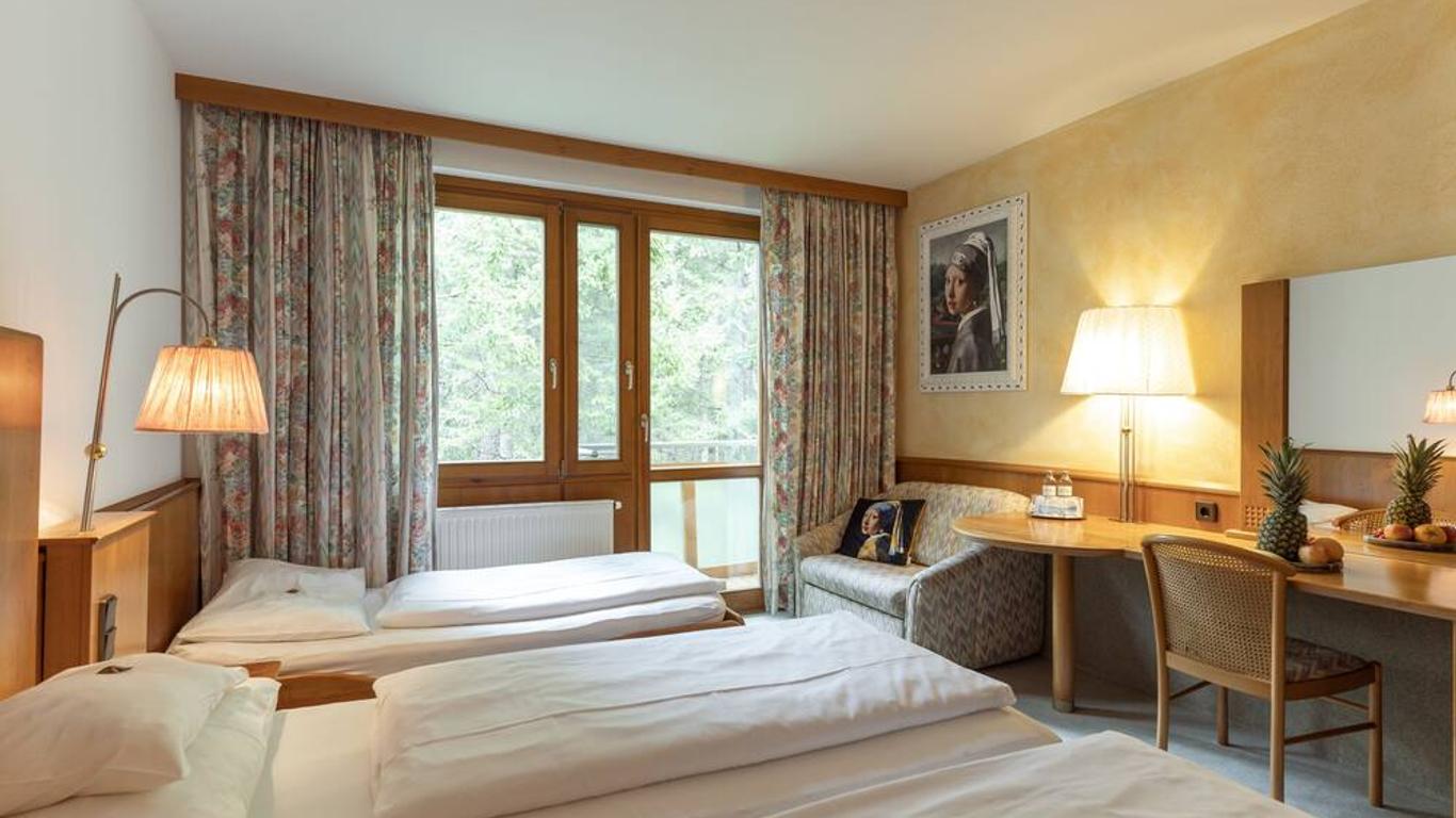 โรงแรม Züdrast Dreiländerecke