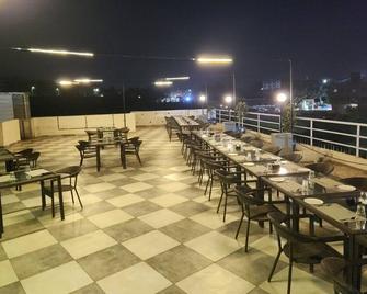 PG Sons Hotel and Resort - Nandurbar - Restaurant