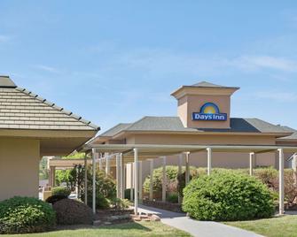 Days Inn by Wyndham Charlotte/Woodlawn Near Carowinds - Charlotte - Building
