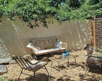 1570 water mill with jacuzzi in the Cévennes - Saint-Hippolyte-du-Fort - Patio