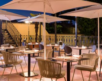 Una Hotels One Catania - Catania - Building