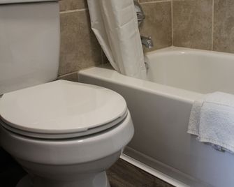 Regency Inn - Rolla - Ванна кімната
